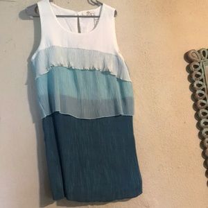 Crepe paper like material sleeveless dress